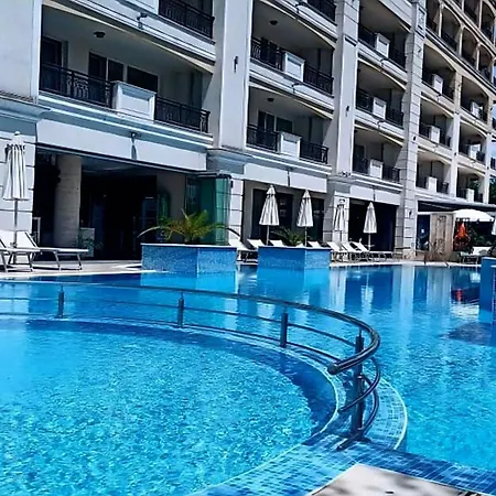 Apartamento Elegant Beachfront At *