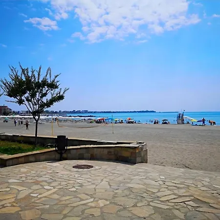 Elegant Beachfront At Lejlighed *